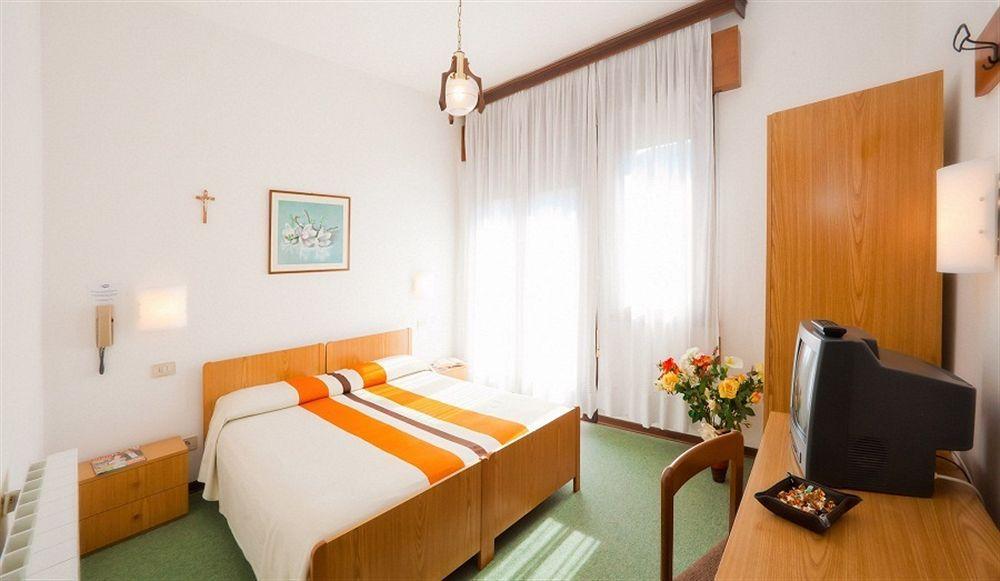 Hotel Regina 卡奥莱 外观 照片